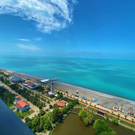 Orbi City Batumi Sea View Aparthotel Bagian luar foto