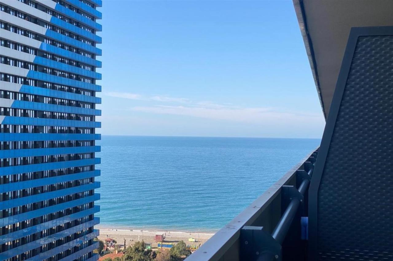 Orbi City Batumi Sea View Aparthotel Bagian luar foto