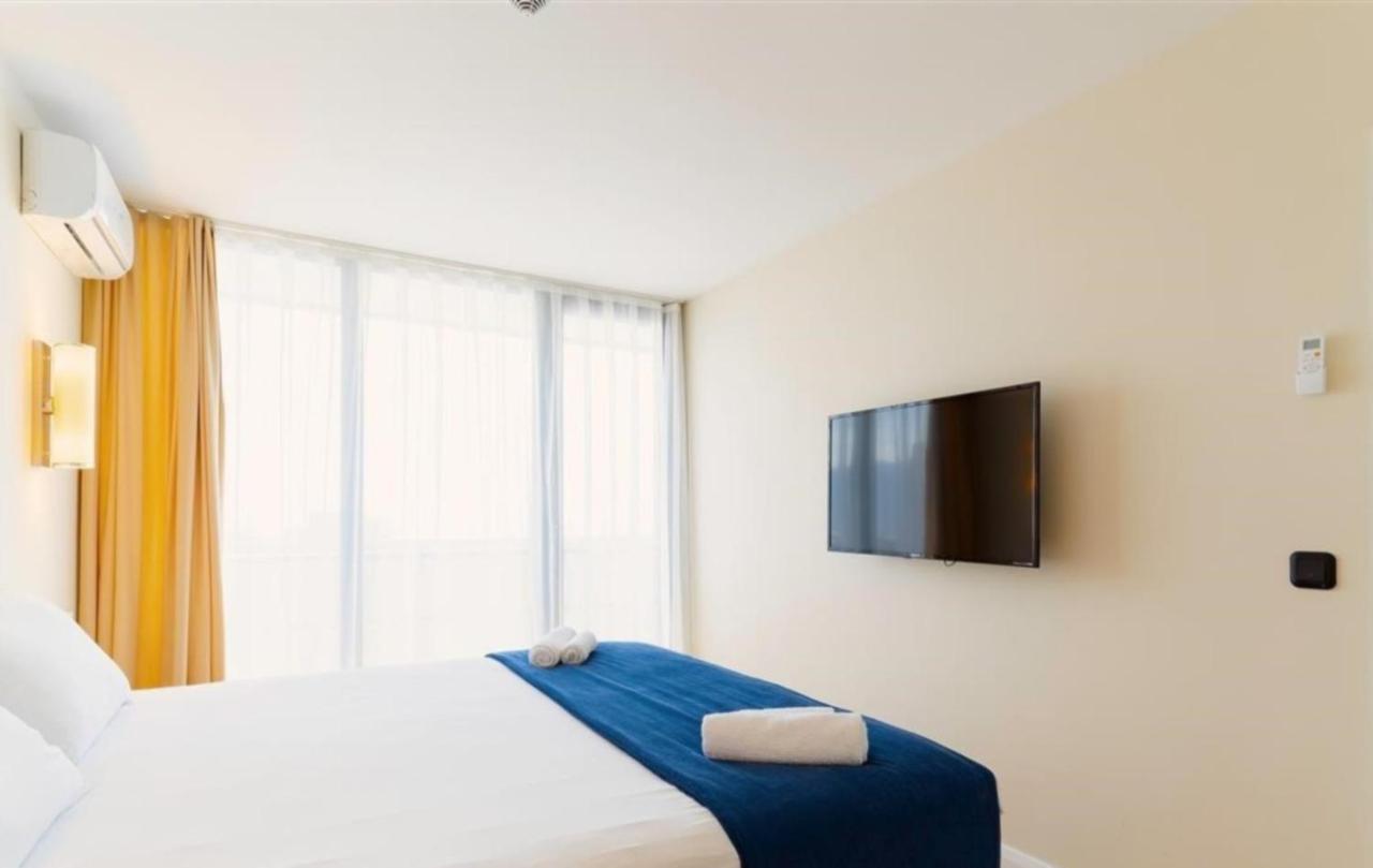 Orbi City Batumi Sea View Aparthotel Bagian luar foto