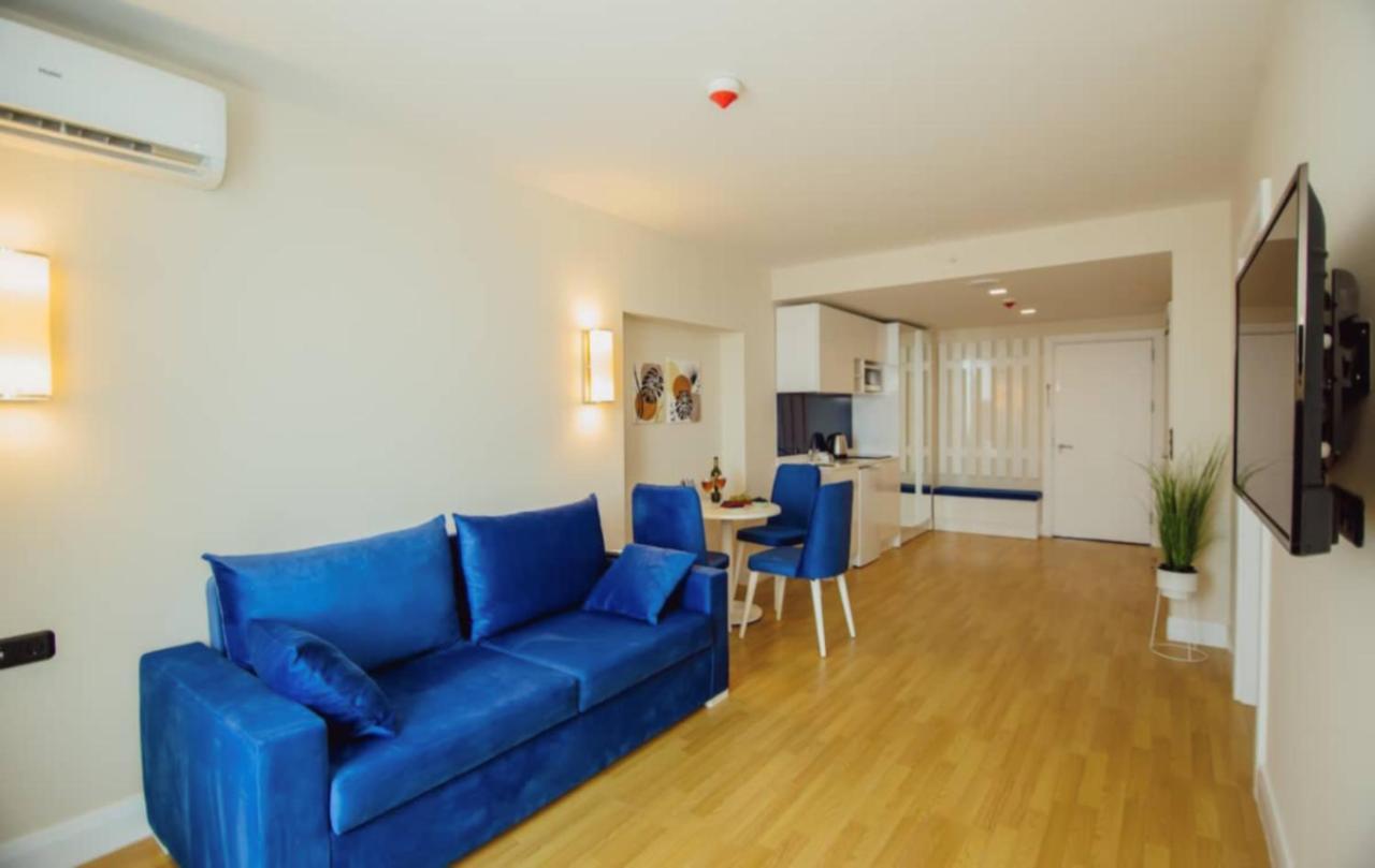 Orbi City Batumi Sea View Aparthotel Bagian luar foto