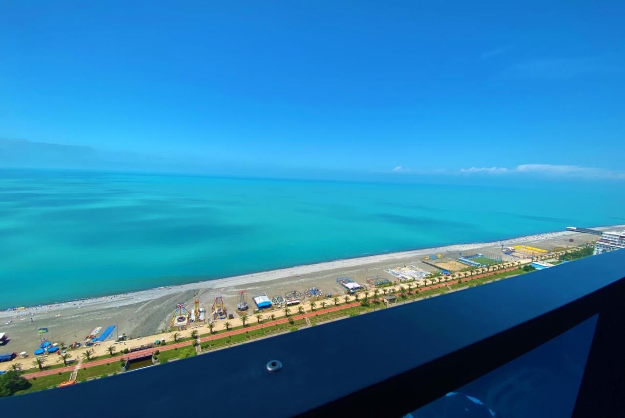 Orbi City Batumi Sea View Aparthotel Bagian luar foto